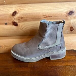 Tan Chelsea Boot